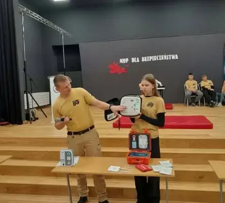 Młodzieżowa Drużyna Pożarnicza z wizytą w Szkole Podstawowej w Biskupcu
