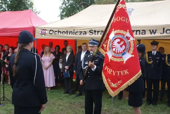 Sztandar i Srebrny Medal „Za Zasługi dla Pożarnictwa” dla OSP w Mątkach