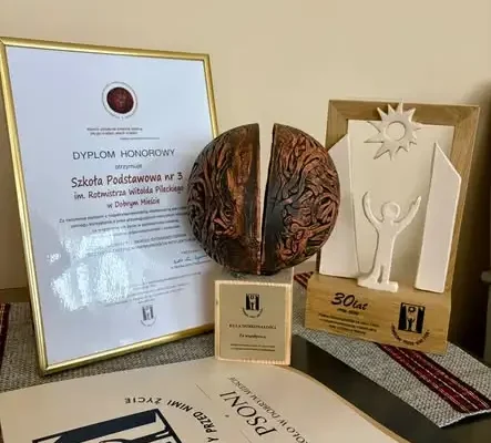 Gala 30-lecia PSONI Koło w Dobrym Mieście – relacja i wyróżnienie dla Szkoły Podstawowej nr 3