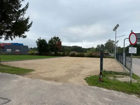 Nowy parking przy remizie OSP Jonkowo powstał dzięki lokalnym firmom