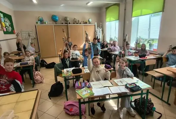 Nowy dystrybutor wody i bidony dla uczniów szkoły w Biskupcu