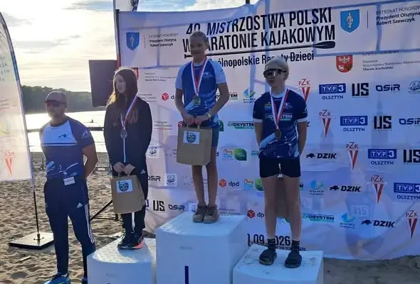 Kajakarki z Olsztyna z medalami mistrzostw województwa, Polski i memoriału