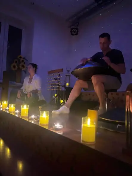 Koncert handpanu w Olsztynie – muzyczna podróż pełna harmonii