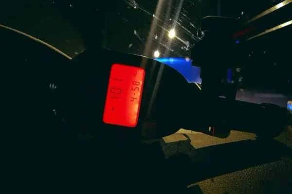 19-latek pędził 101 km/h przez Ogonki. Recydywa kosztowała go 3000 zł i prawo jazdy