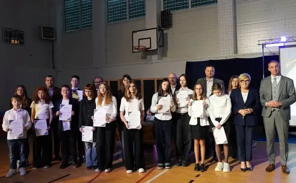 Stypendia dla uczniów z Barczewa i Łęgajn – praca i talent docenione