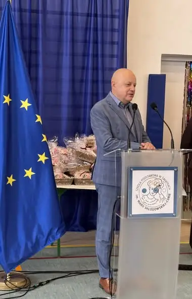 Dzień Edukacji Narodowej w Świątkach: pasowanie pierwszoklasistów i podziękowania dla nauczycieli