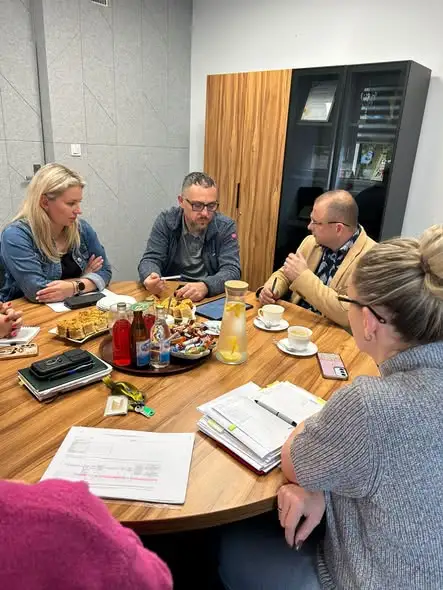Szkoła we Wrzesinie pod lupą inżynierów – trwa ocena stanu technicznego budynku
