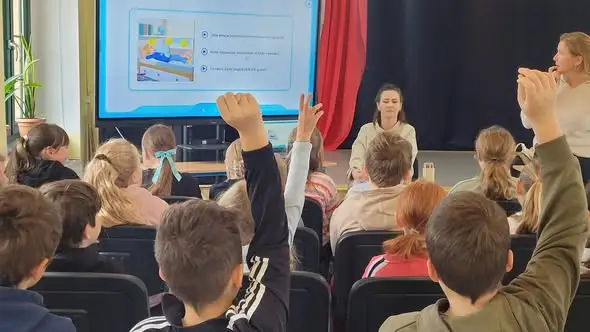 Warsztaty „Emocje mają moc” w klasie 3a – uczniowie uczą się rozumieć uczucia