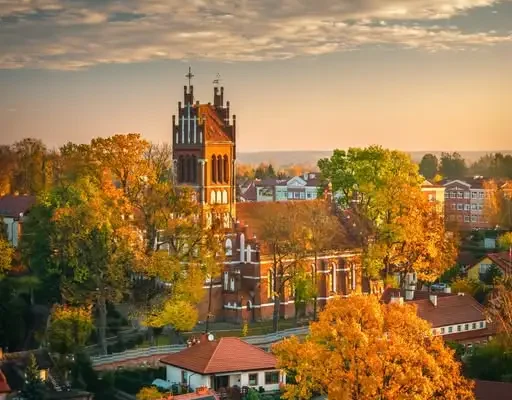 129 lat temu konsekrowano kościół w Dywitach – jesienna fotografia z Warmii