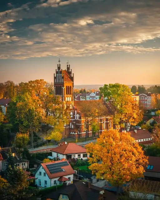 129 lat temu konsekrowano kościół w Dywitach – jesienna fotografia z Warmii