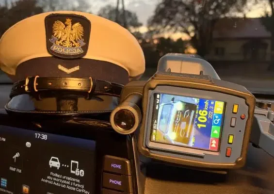 Piratem przez Troszkowo. 106 km/h, 1500 zł mandatu i 13 punktów
