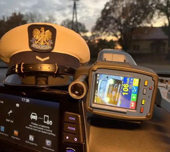 Piratem przez Troszkowo. 106 km/h, 1500 zł mandatu i 13 punktów